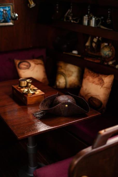 The Captains Locker - 30Ft Yacht San Miguel de Abona Zewnętrze zdjęcie