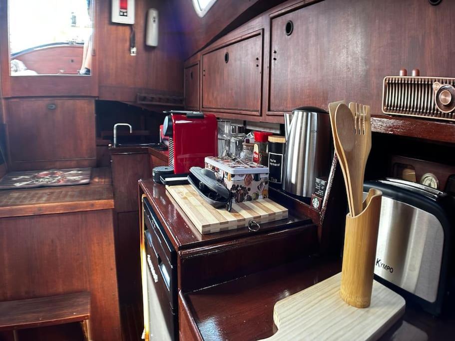 The Captains Locker - 30Ft Yacht San Miguel de Abona Zewnętrze zdjęcie